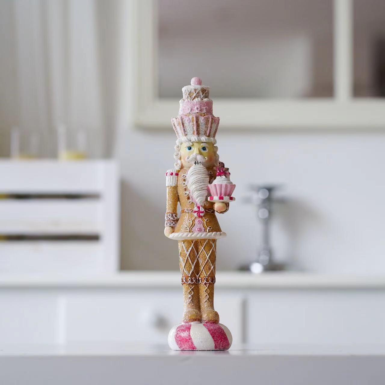 Sweet Pink Nutcracker Soldier  - Nutcracker Figurine recension och pris